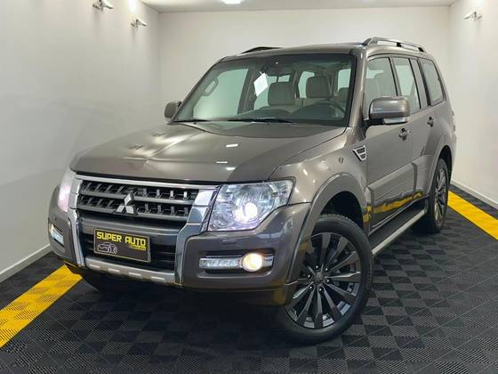 MITSUBISHI PAJERO FULL 3.2 HPE 4X4 16V TURBO INTERCOOLER DIESEL 4P AUTOMÁTICO